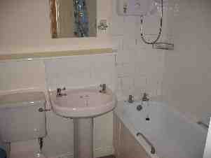 Murano Street - bathroom